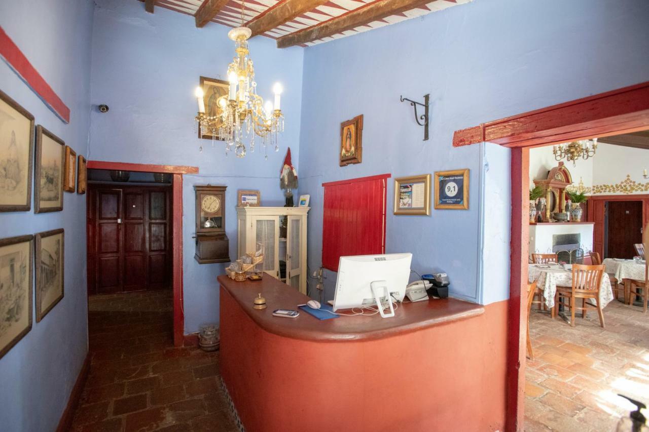 La Casa Azul Huasca & Restaurante La Terraza Hotel กูอัสกา เด โอกัมโป ภายนอก รูปภาพ