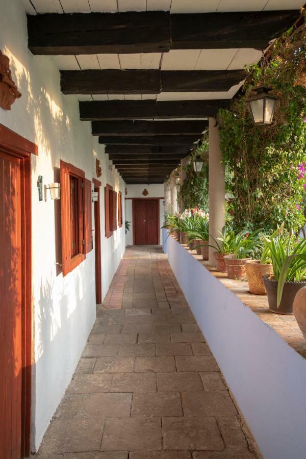 La Casa Azul Huasca & Restaurante La Terraza Hotel กูอัสกา เด โอกัมโป ภายนอก รูปภาพ