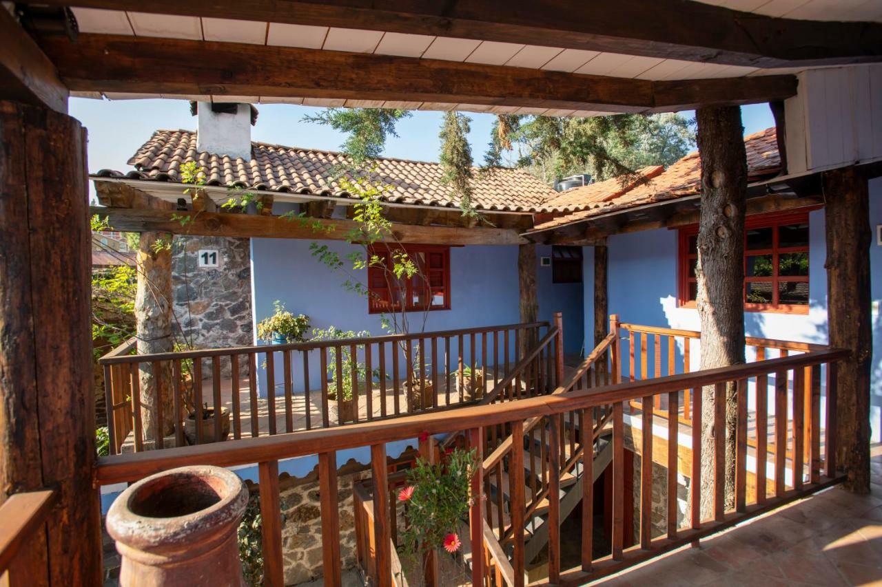 La Casa Azul Huasca & Restaurante La Terraza Hotel กูอัสกา เด โอกัมโป ภายนอก รูปภาพ